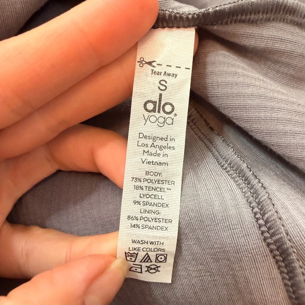 Alo Yoga Womens Ribbed High Neck Tank Top Shelf Bra Keyhole Racerback Grey Small